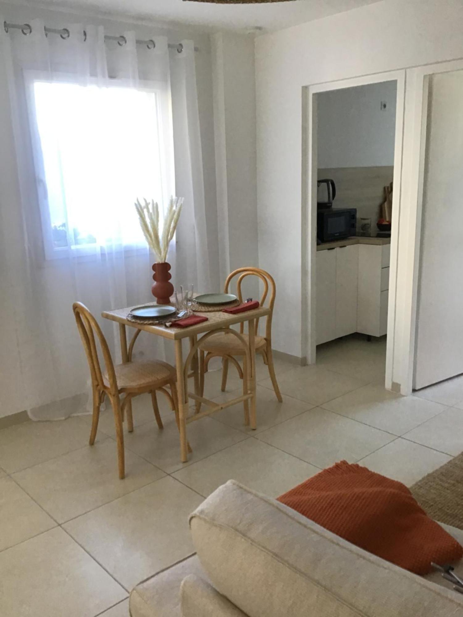 Séjour chez l'habitant Ste Marguerite Elegant T2 Avec Terrasse *